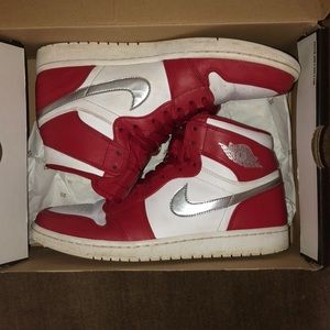 Air Jordan Retro 1 “Silver Metal”